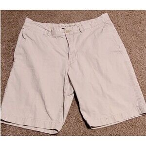 Banana Republic Men's Khaki Shorts Size 33 Flat Front (A003)